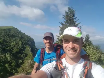 Air Tour de Clem Jaquard assisté de Mig et de la grande saucisse Belge...
