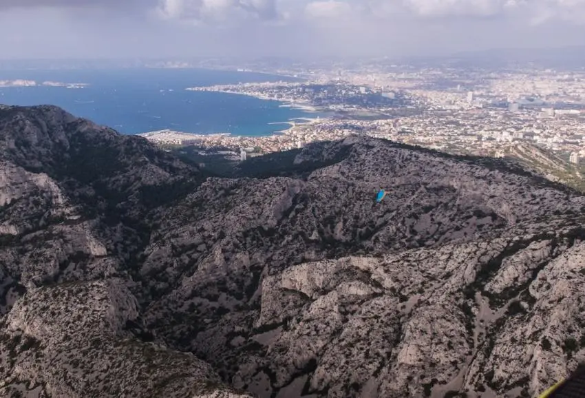 Ballade aérienne dans les calanques