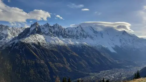 Quand nous aperçûmes la grosse meringue,nous sûmes que nous étions arrivés...