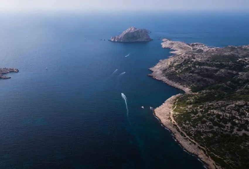 Ballade aérienne dans les calanques