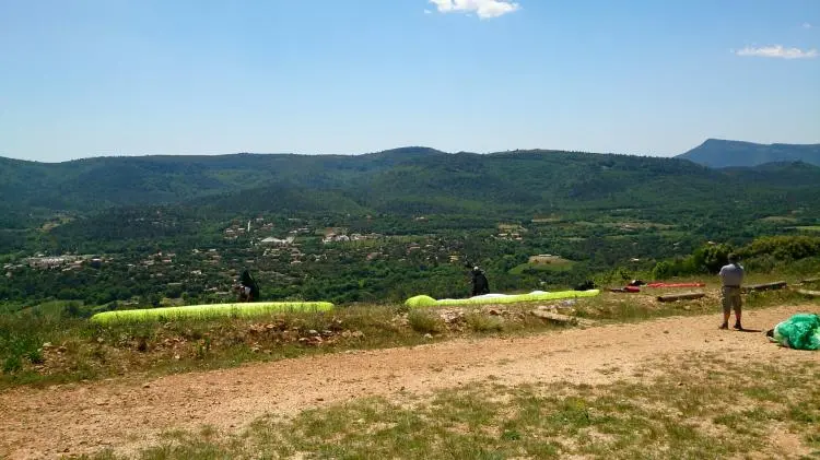 Lundi férié...on tente