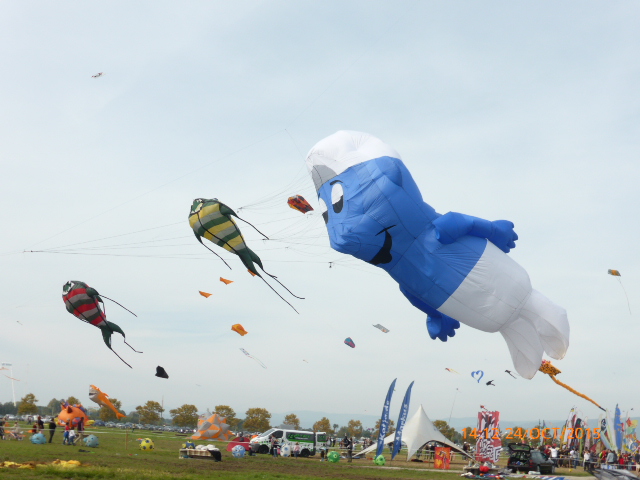 Vol déguisé repoussé date ultérieure cause météo incertaine